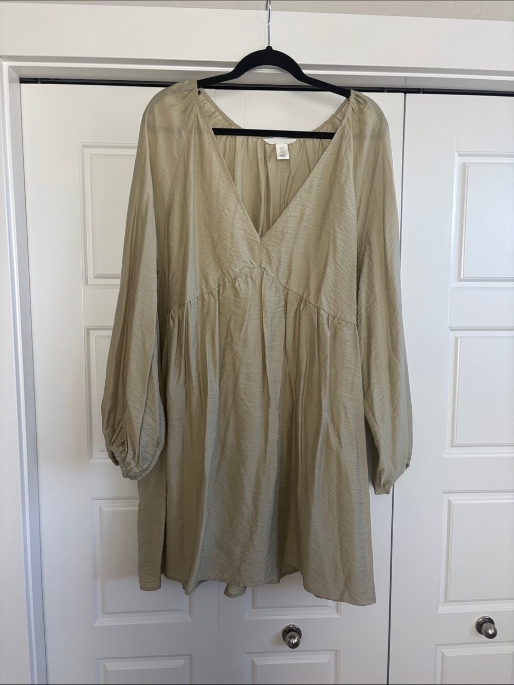 H&M Olive Green V-Neck Long Sleeve Babydoll Dress